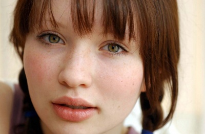 Emily Browning 04 1